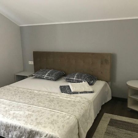 Guest House Olzhycha 45 Б 基輔 外观 照片